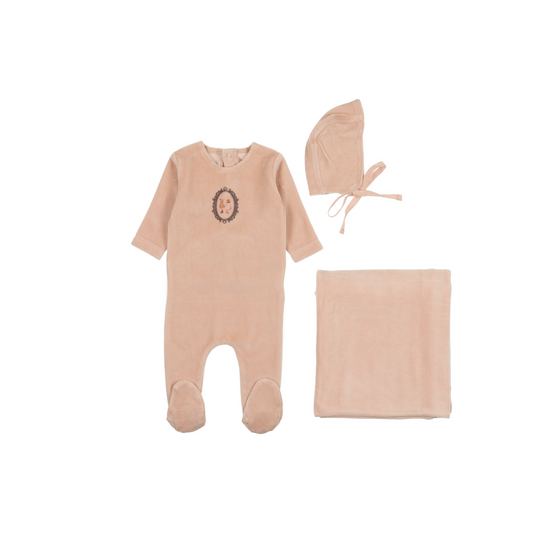 Bee and Dee Vintage Frame Layette Set